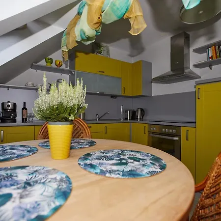 Nad Lomniczka-malachit Apartment Karpacz